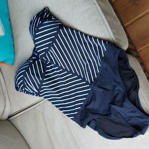 NWT Black and white red carter cruise 2013 one piece size L